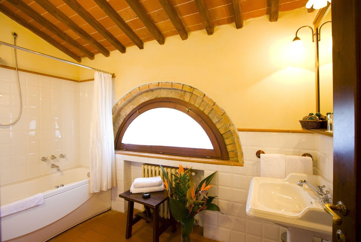 Monsignor Della Casa Country & Hotel 4*