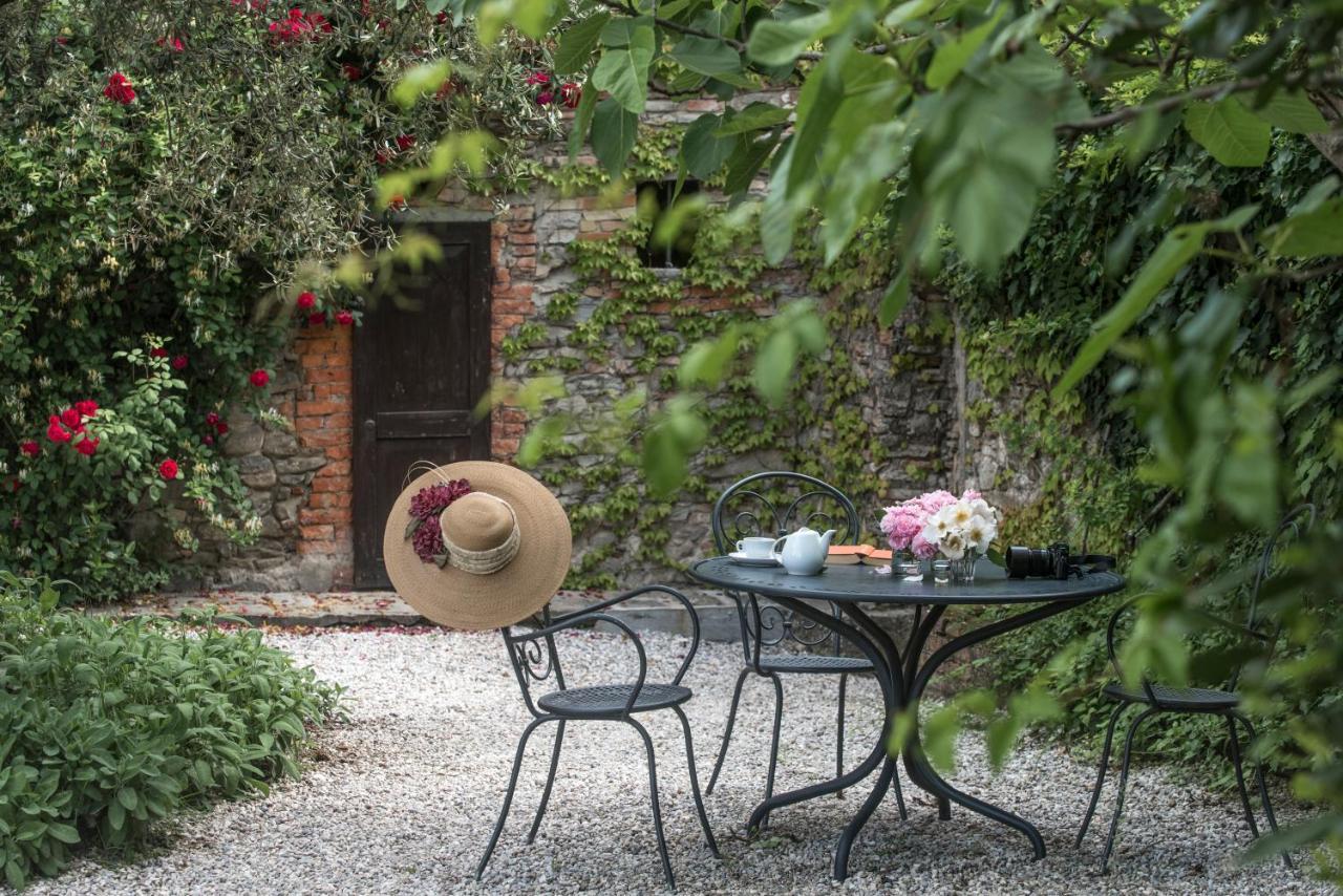 Monsignor Della Casa Country & 4*